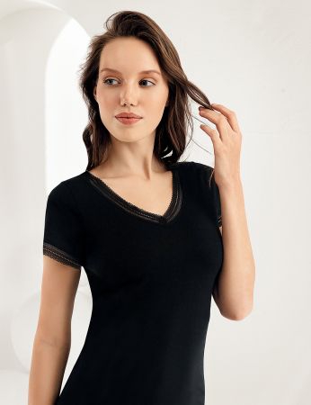 Şahinler Kadın Kısa Kollu V Yaka Dantelli Body Siyah MB1058